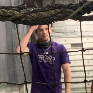 Meet your Posher, Devin